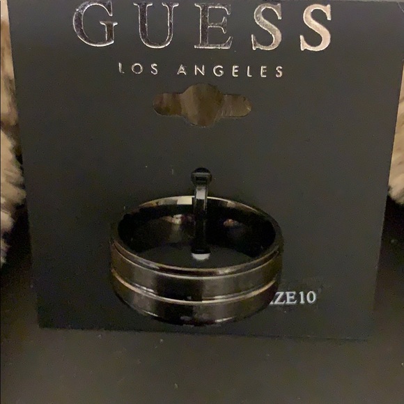 LAST CHANCE Guess Stainless Steel Hematite Rhodium Band Ring. - Picture 3 of 6